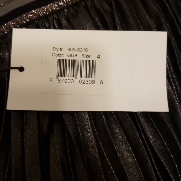 Bailey 44 tiered mini skirt - Picture 7 of 7